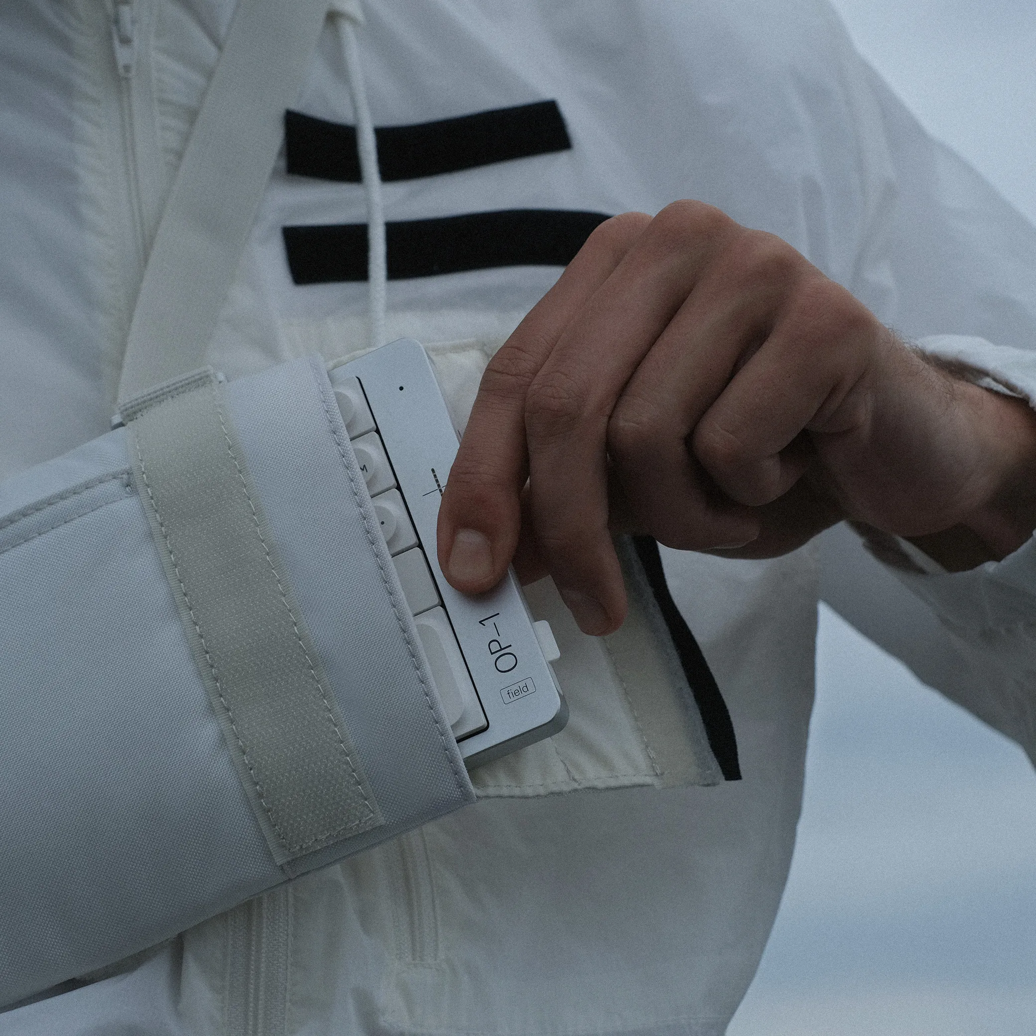 buy field large bag white - teenage engineering